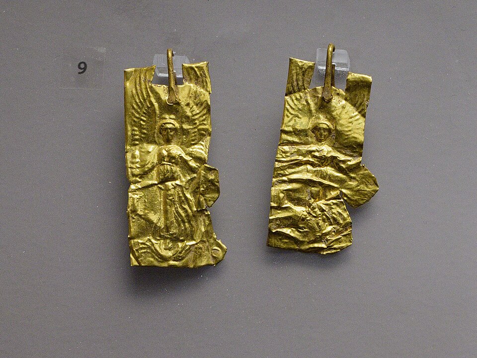 Classic Drop Earrings 13