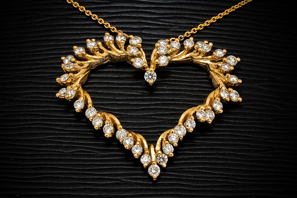 Festive Antique Pendant 12