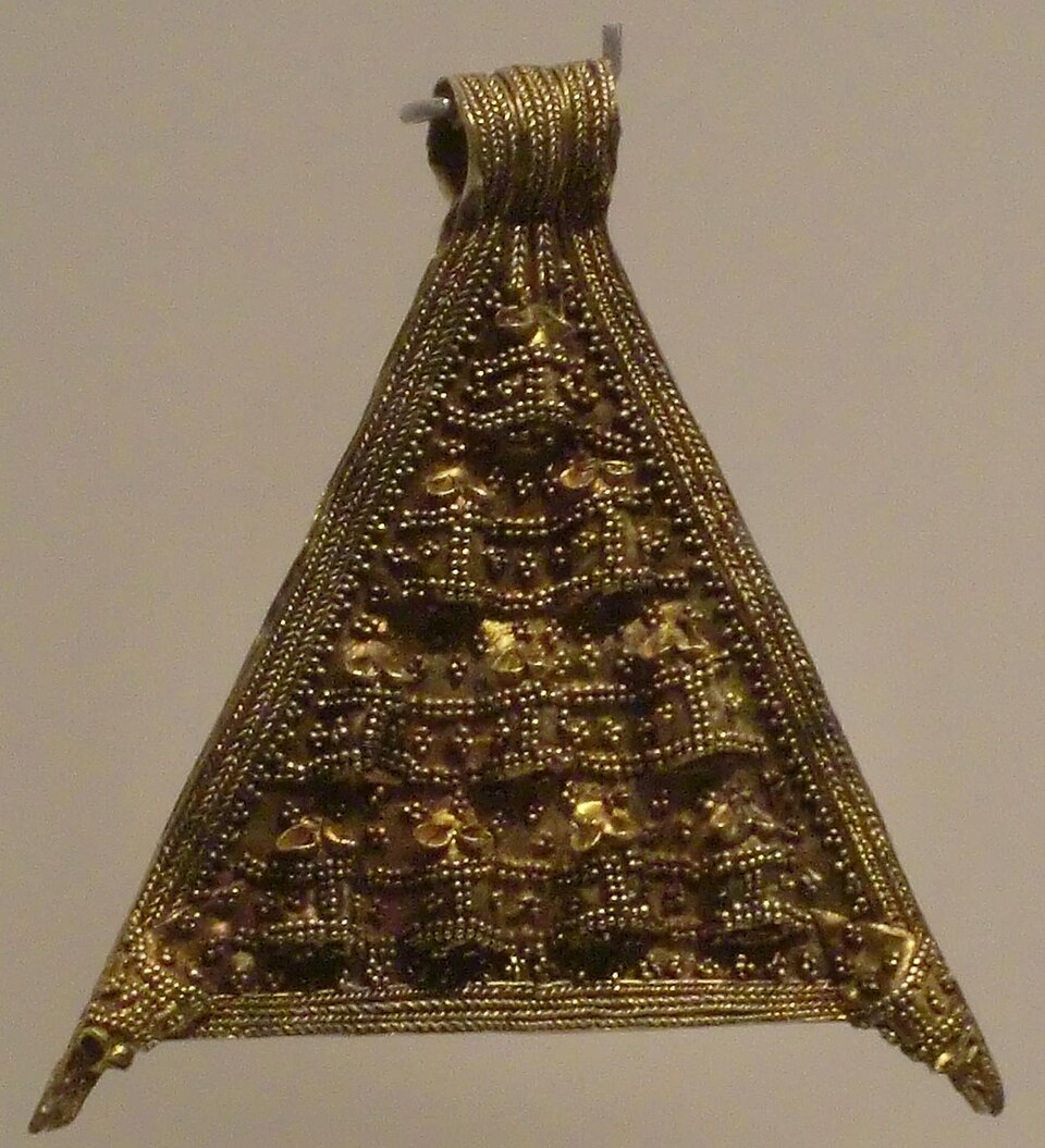 Classic Temple Pendant 22