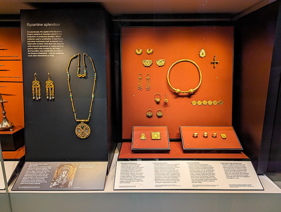 Traditional Temple Pendant Set 22